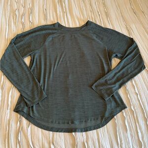 Old Navy Active Go-Dry Long Sleeve | Size L